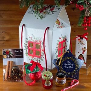 Winter Star Cottage – Ajándékok házikó formájú dobozban